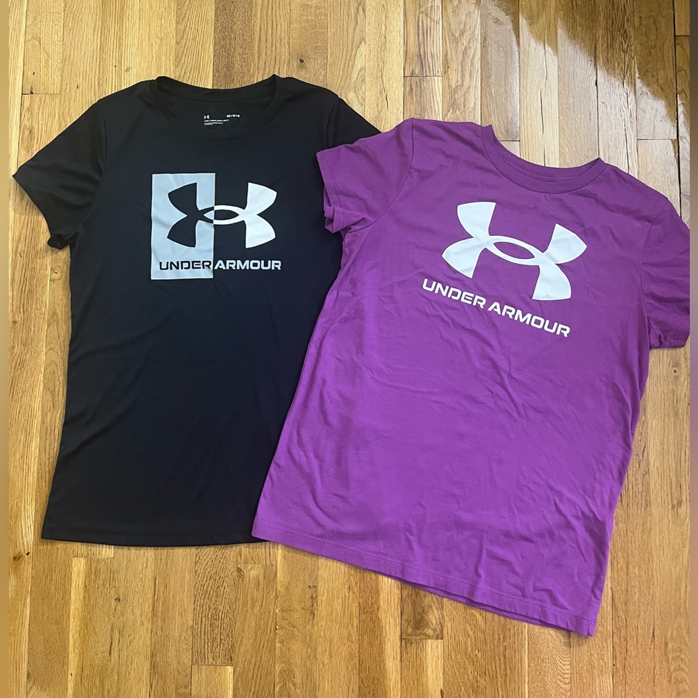 Under Armour T-shirts size medium